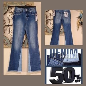 Mamba Classic Blue Flare Women's Jeans. NWT Excellent Condition Size 3